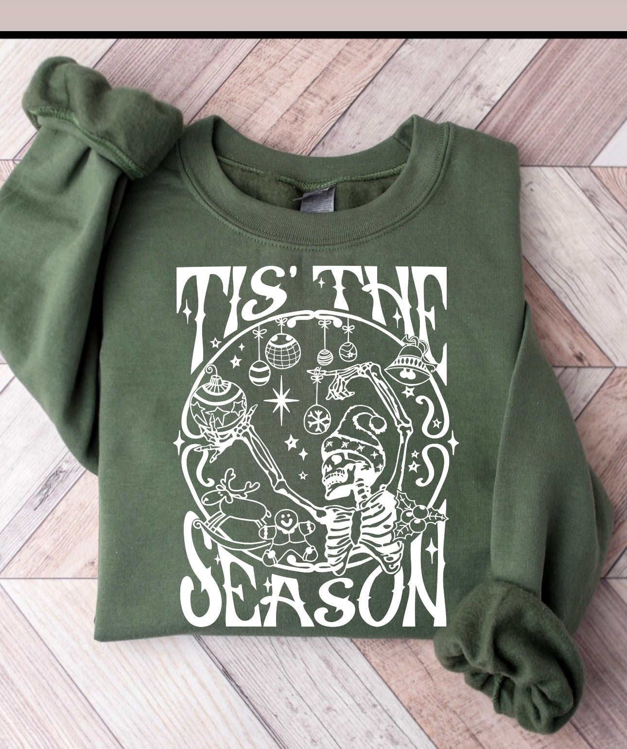 Skull tis the season crewneck